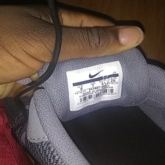 Nike's - Picture 4 of 5